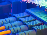 Tubuulire ebisingawo ku Njigiriza n’Ebintu eby’Ebintu mu bujjuvu bw’Ekifaananyi